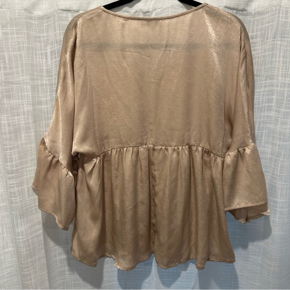 Andree by Unit Women's Size Medium Babydoll Top Pullover Blouse Champagne Ruffle - Picture 5 of 7